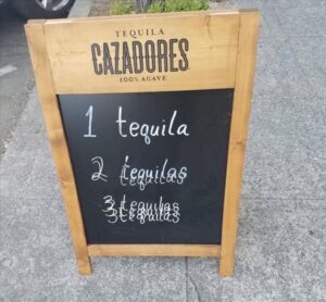 Stupid Bar Memes whensyousseesthesfunnyssignss1