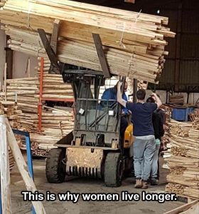 Stupid Bar Memes yousknowswomensliveslonger